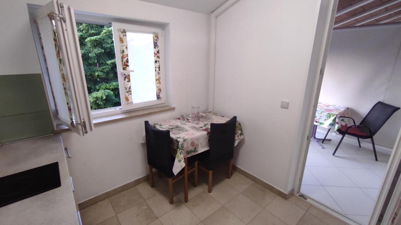 App Karmen With Free Parkig Lägenhet Poreč Exteriör bild